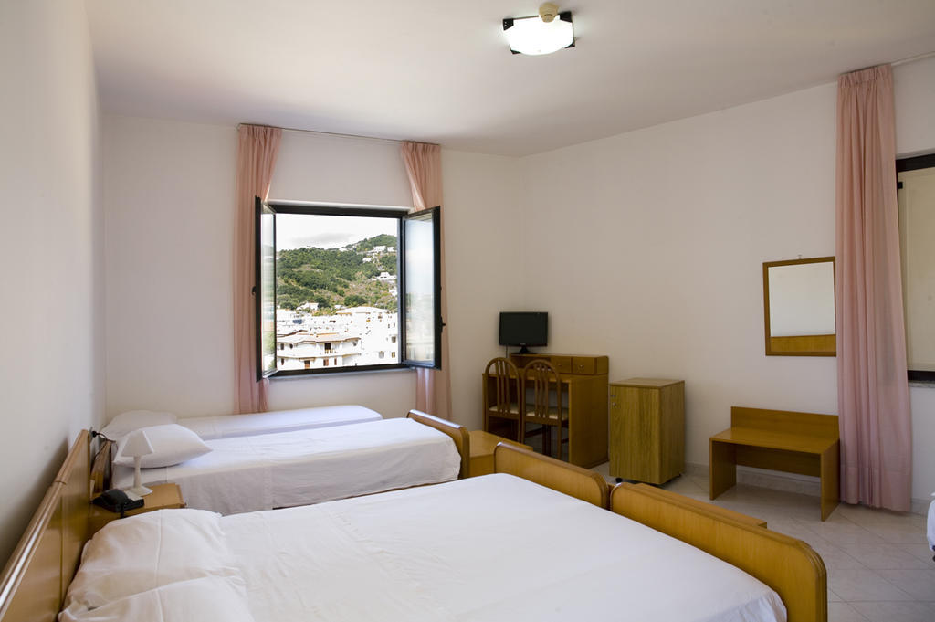 Hotel Vittoria Sapri Værelse billede