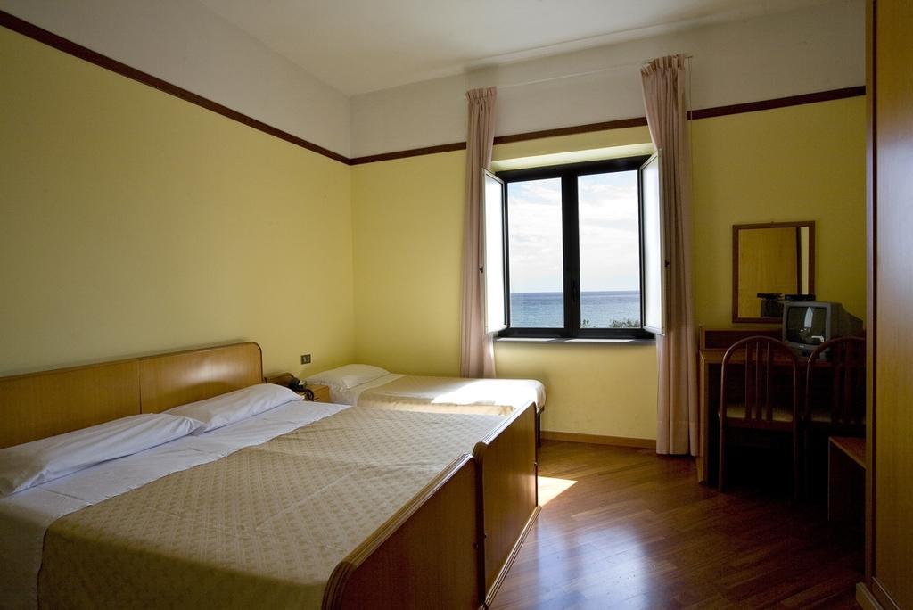 Hotel Vittoria Sapri Værelse billede
